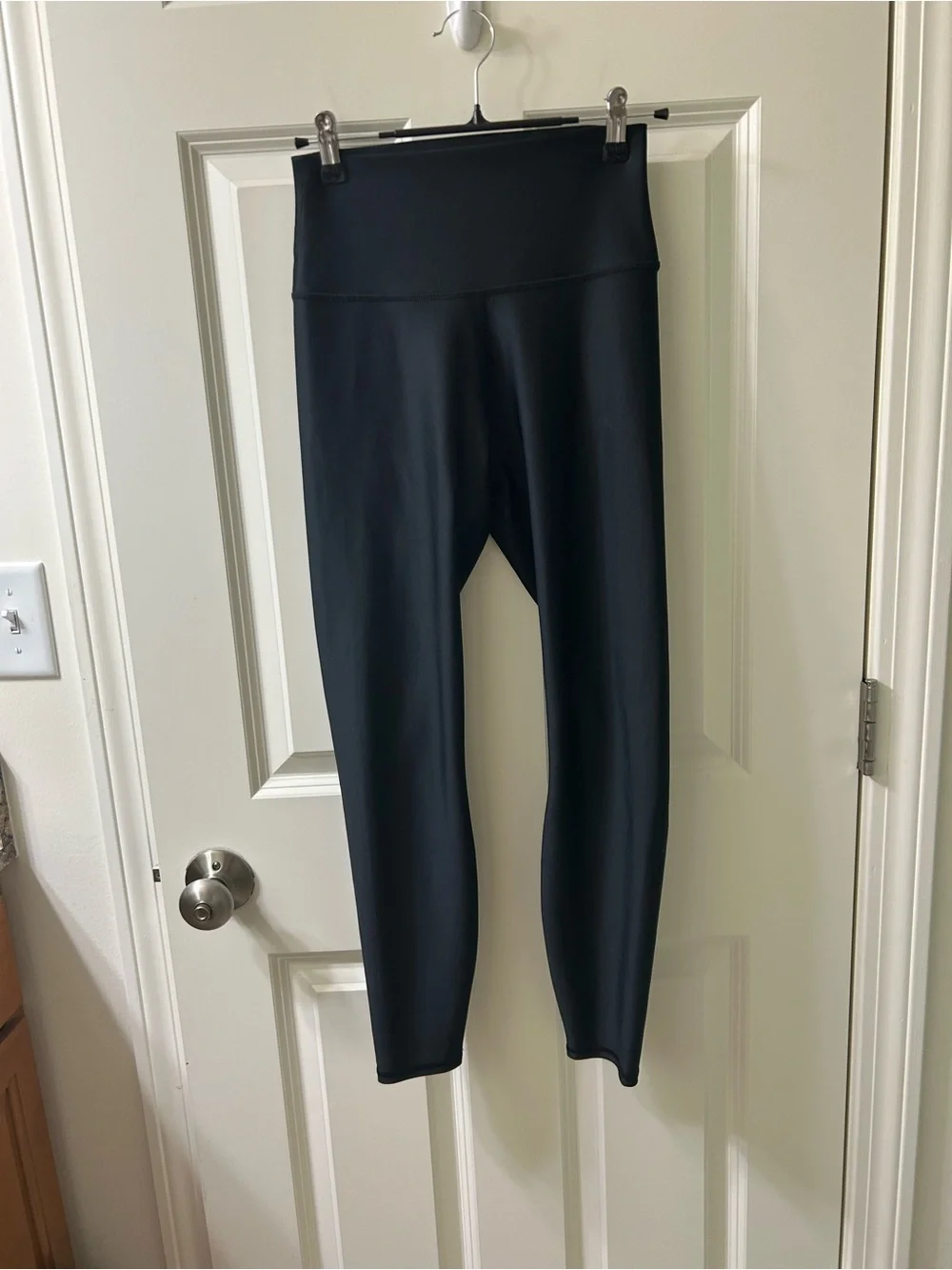 ALO Yoga Black Air Brush High-Waist Smoothing Leggings Size Small inseam 27